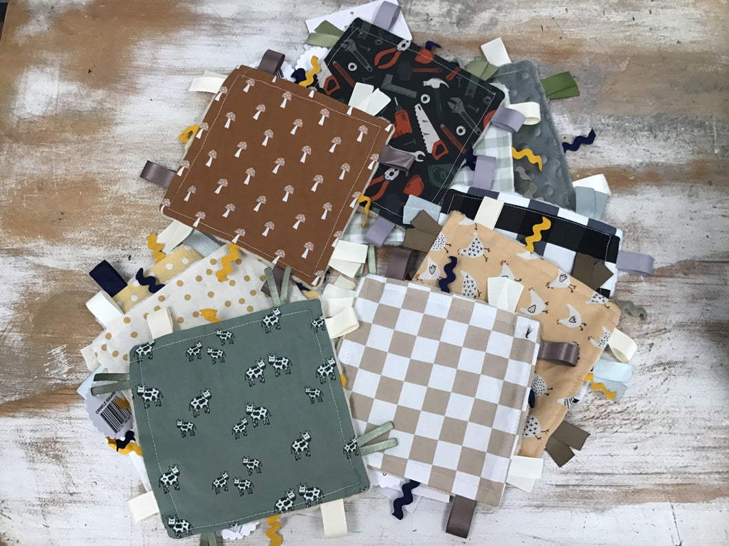 Tiny Treasures Crinkle Square